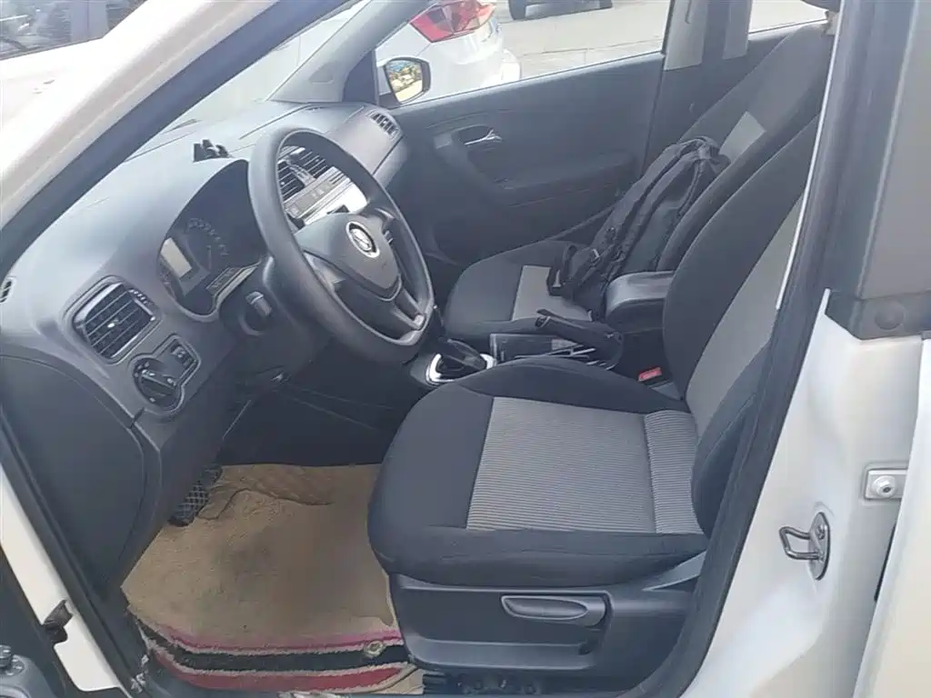 Volkswagen Polo 2018 1.5L Auto Safe Drive фото 15