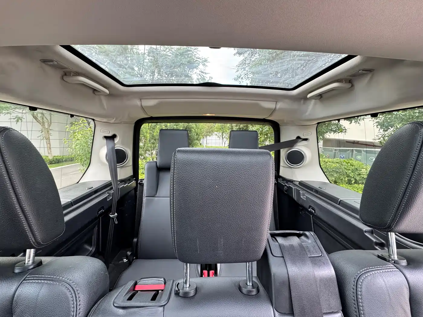 Land Rover Discovery 2015 3.0 SDV6 HSE Diesel фото 13