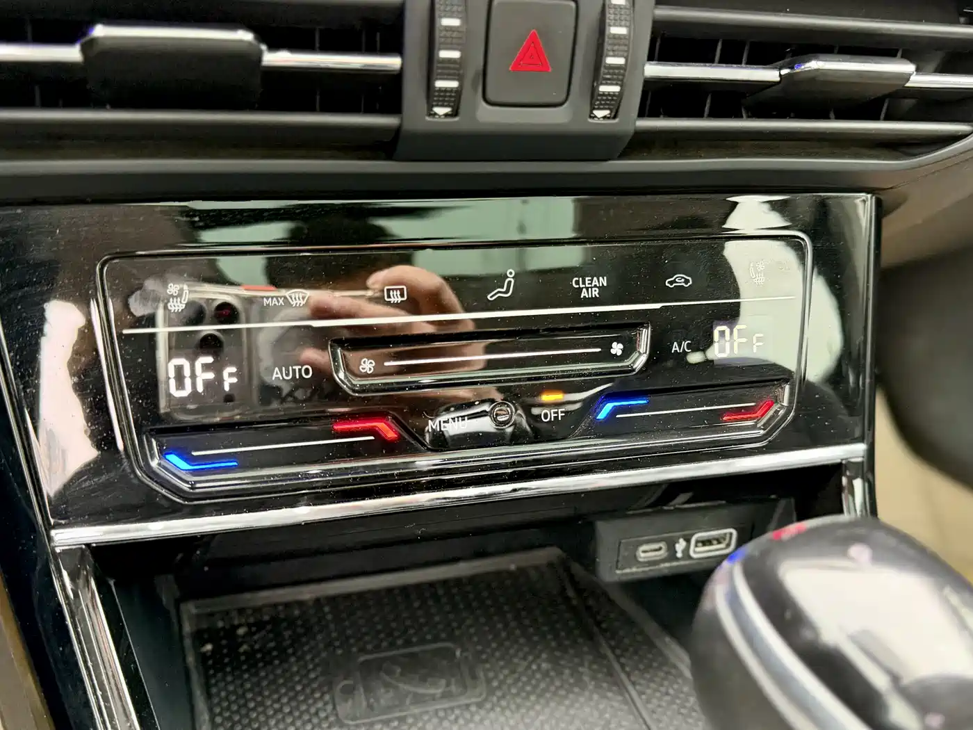 Volkswagen Passat 2023 Facelift 330TSI Starlight Premium Edition фото 9