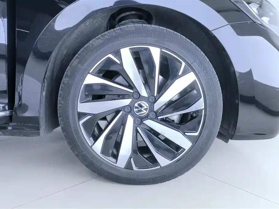Volkswagen Passat 2023 330TSI Starlight Elite Edition фото 6
