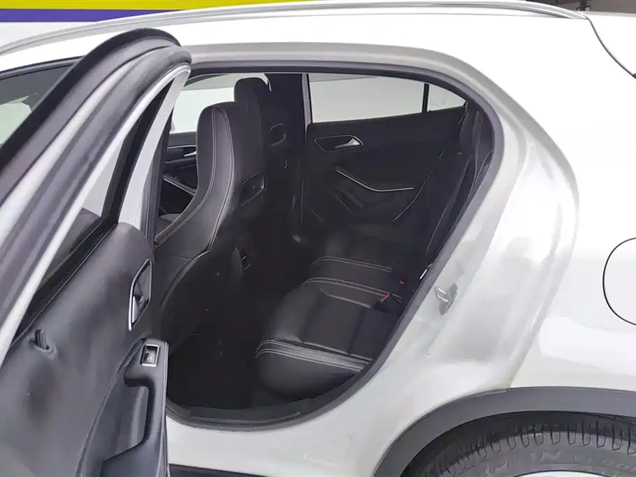 Mercedes-Benz GLA 2016 GLA 200 Dynamic фото 11