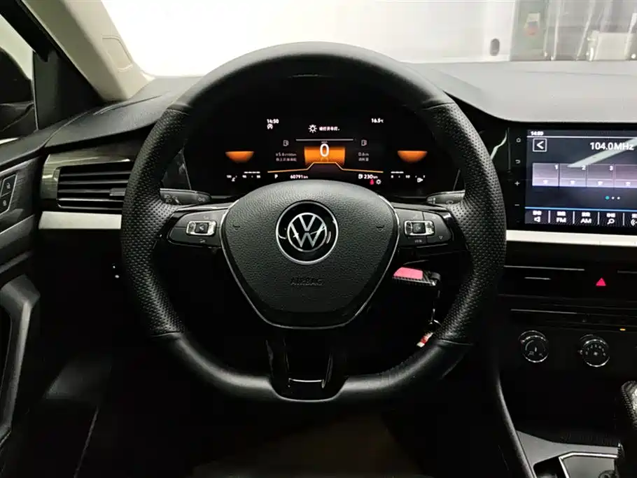 Volkswagen Lavida 2022 1.5L Auto Comfort Edition фото 15