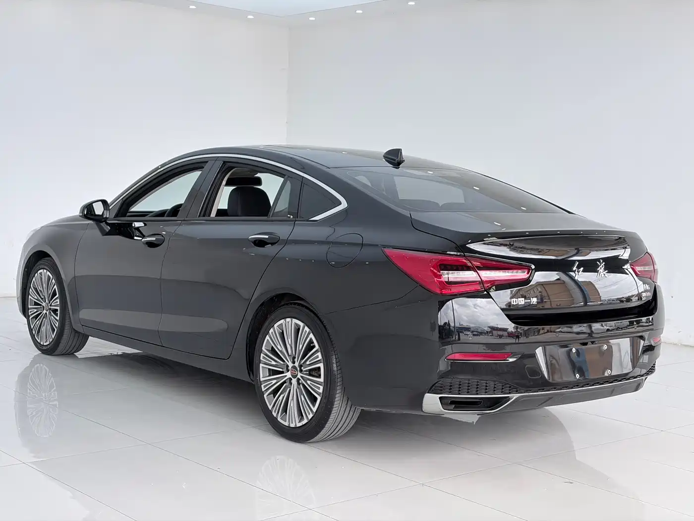 Hongqi H5 2022 Classic 1.8T Auto Smart Connect Flagship Enjoyment Edition фото 11