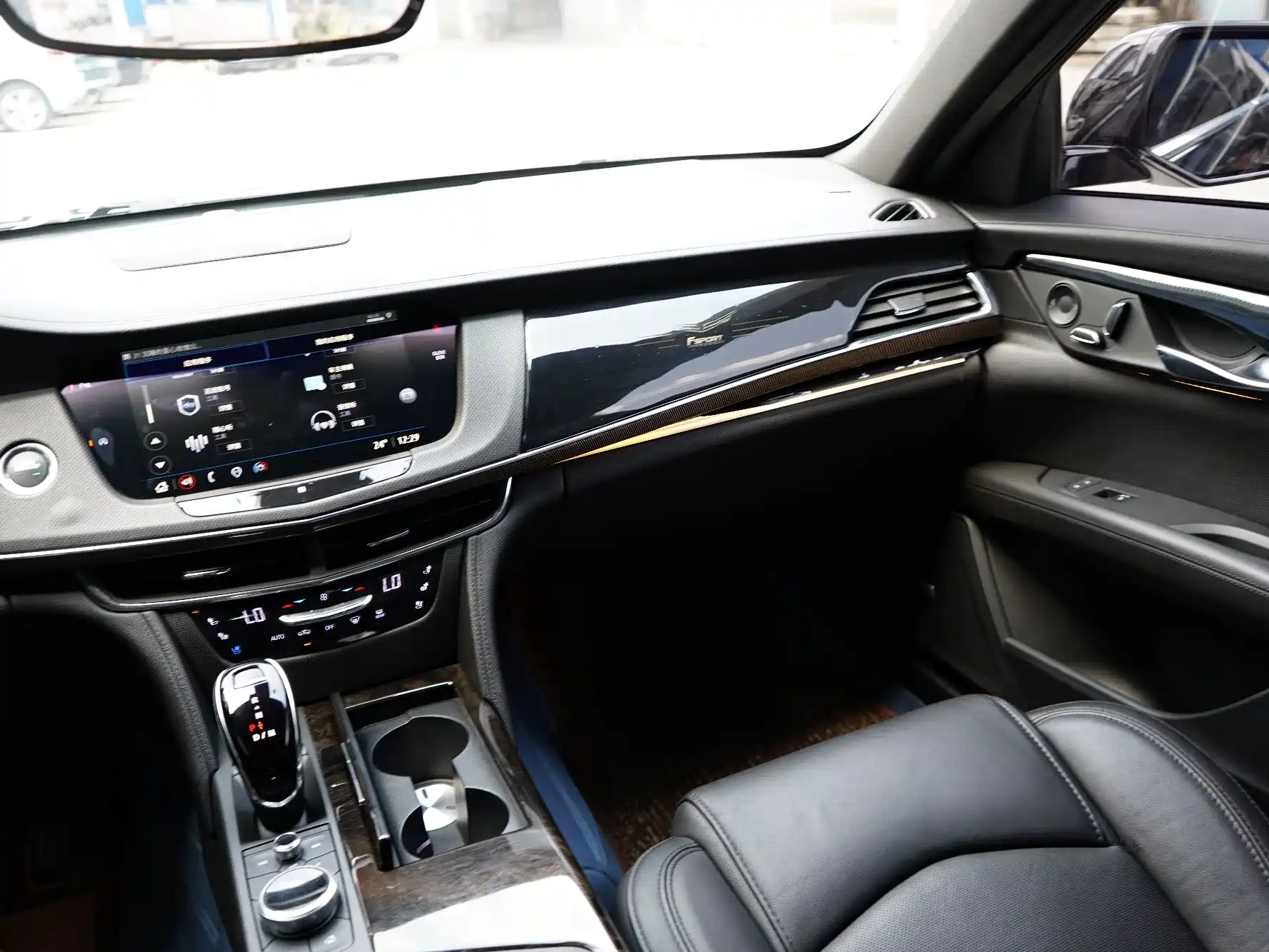 Фото 14 - Cadillac CT6