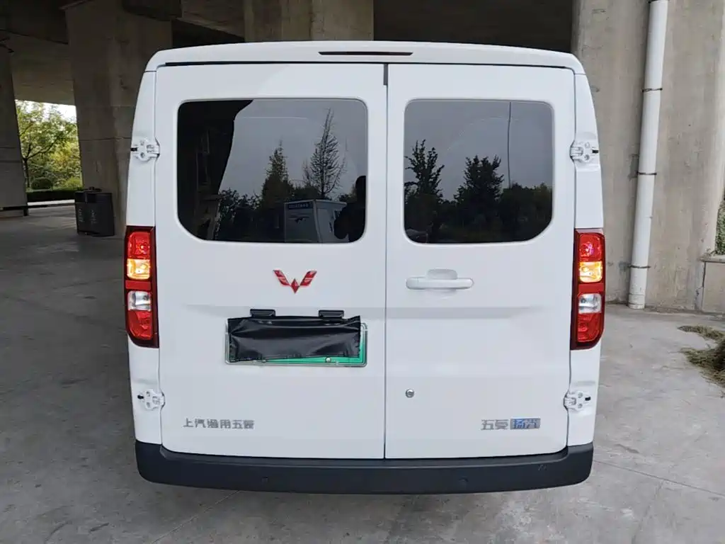 Wuling Motors Wuling Yangguang 2025 2024 300KM Comfort Bus Version 75kW