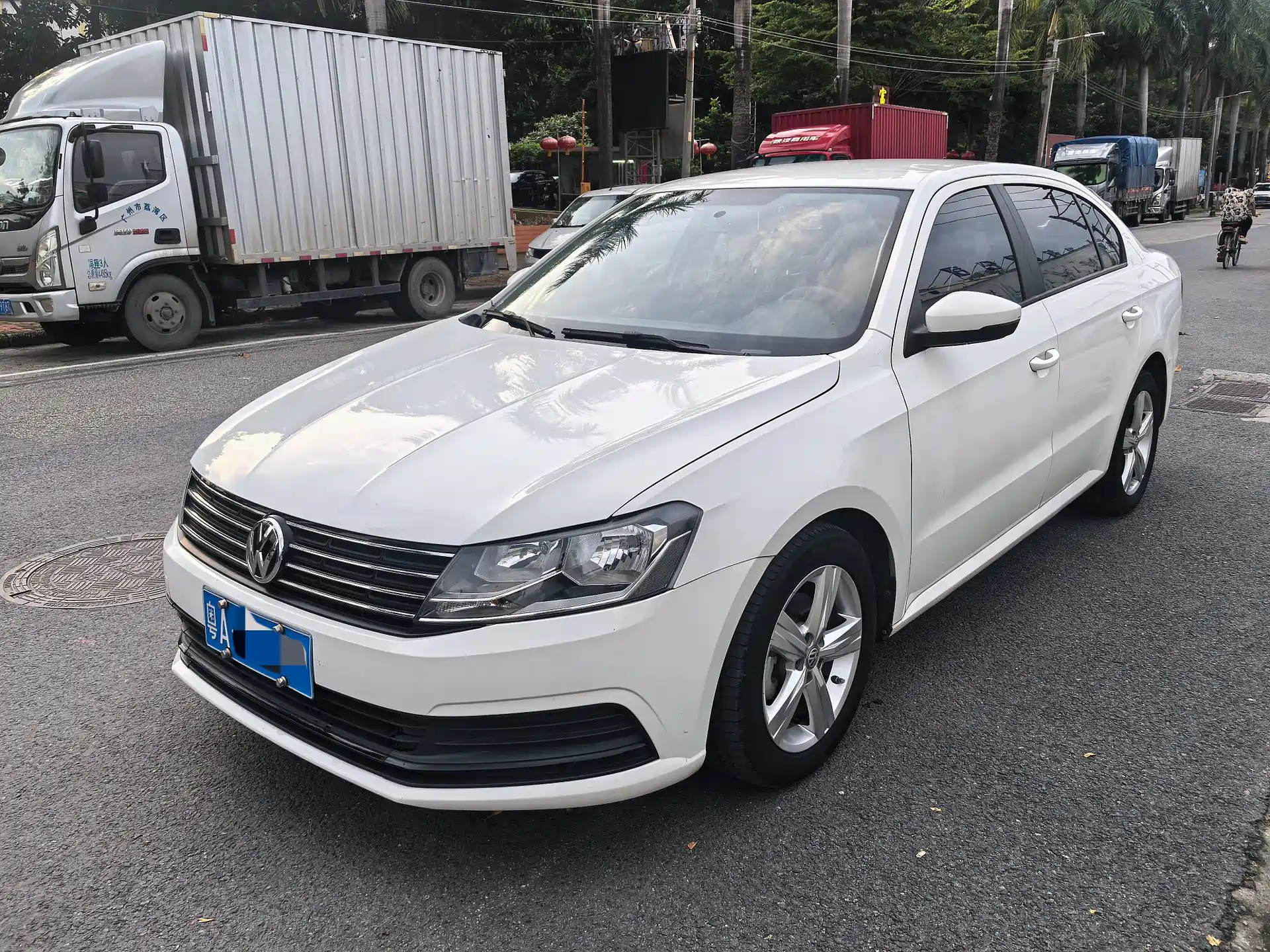 Photo 1 - Volkswagen Lavida