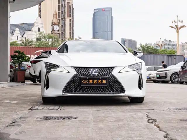 Lexus LC 2018 500h Sport Edition — фото 2