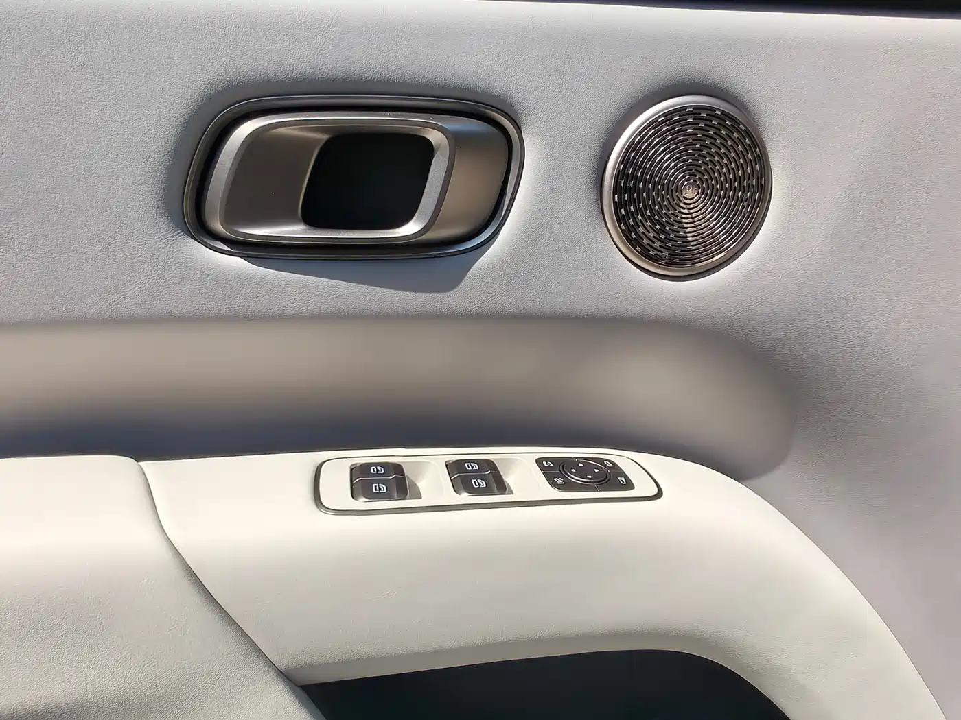 Li Auto Li i8 2025 2025 Standard Edition