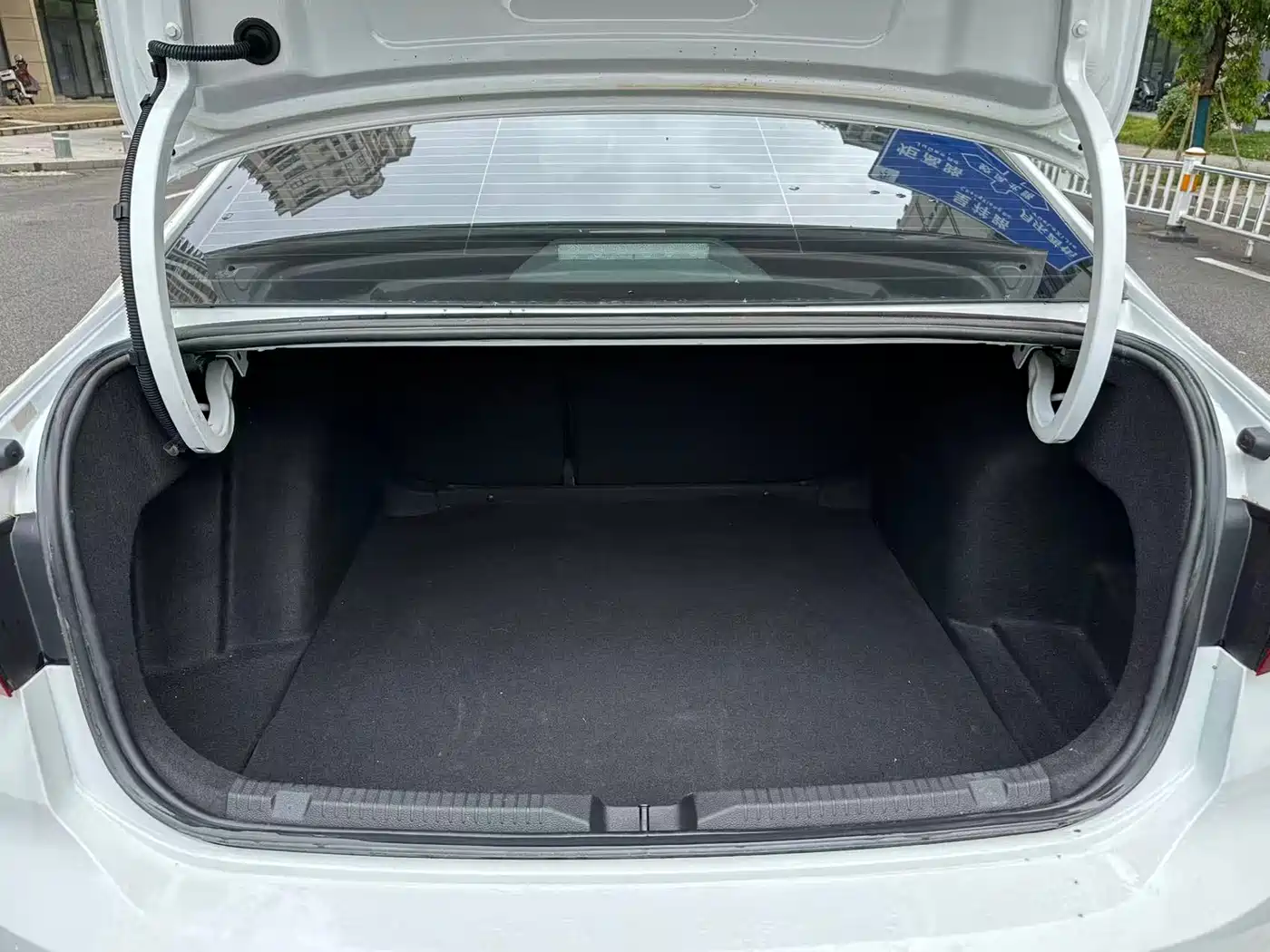 Volkswagen Lavida 2023 Model 280TSI DSG Starlight Eternal Edition фото 10