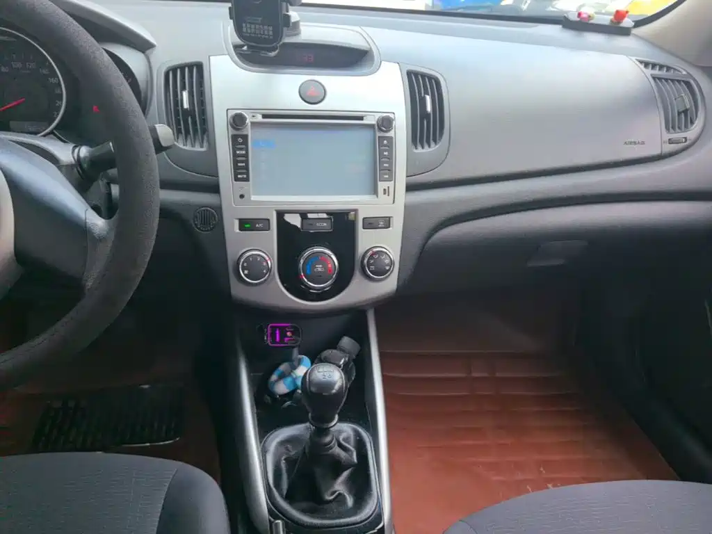 Kia Forte 2015 2014 1.6L MT GL