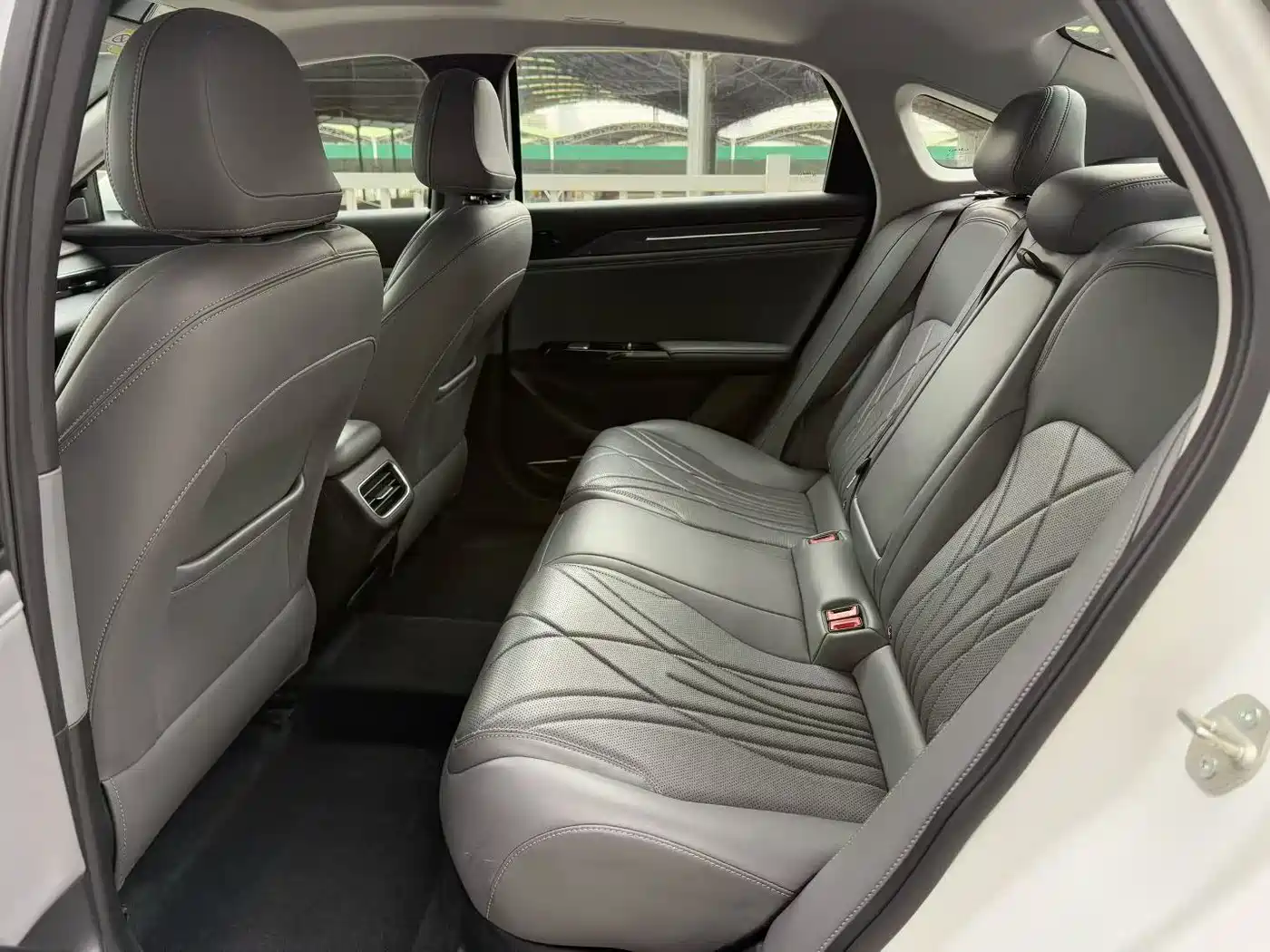 Geely Galaxy Galaxy L6 2025 EM-i 140km Starship Edition фото 9