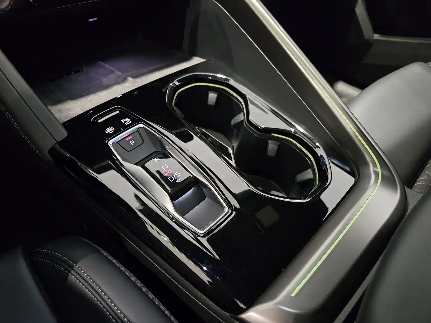 Audi Q5L 2026 Smart Hybrid Premium фото 12