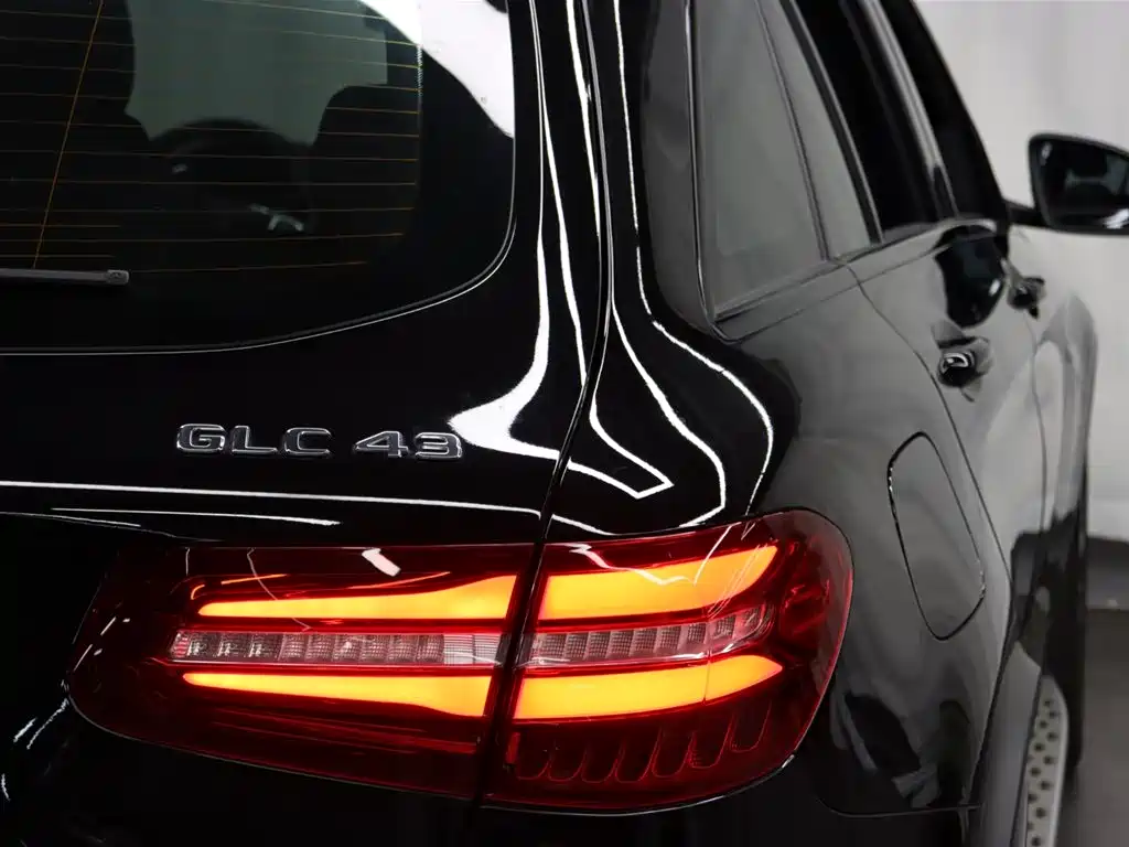 Mercedes-Benz GLC AMG 2017 AMG GLC 43 4MATIC фото 23