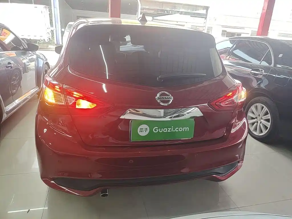 Фото 6 - Nissan Tiida
