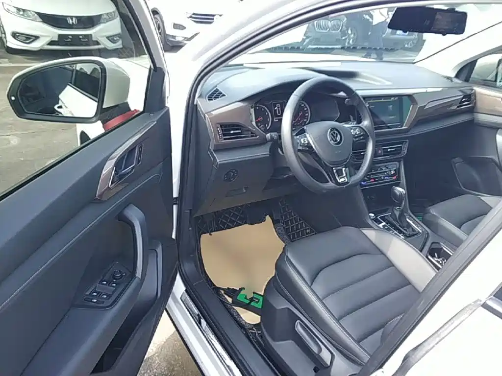 Volkswagen Tharu, миниатюра 16