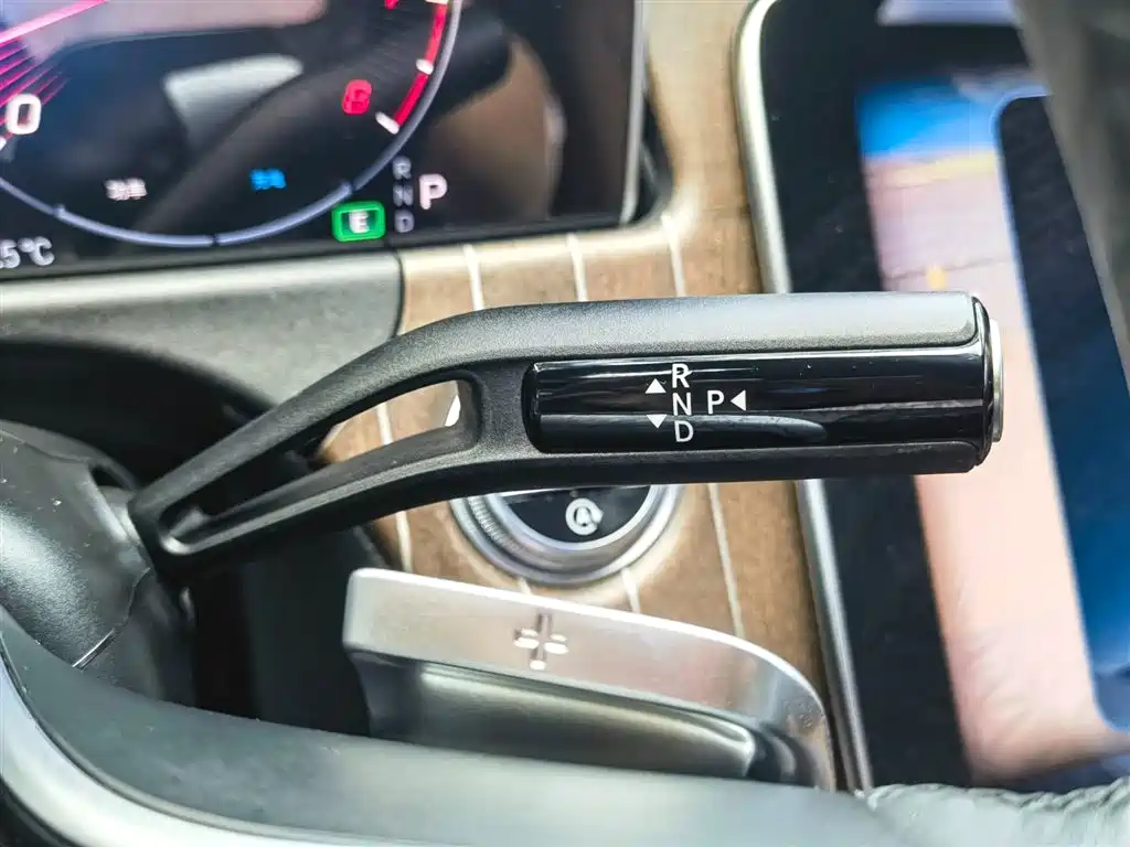 Mercedes-Benz E-Class 2024 E 300 L Fashion фото 12