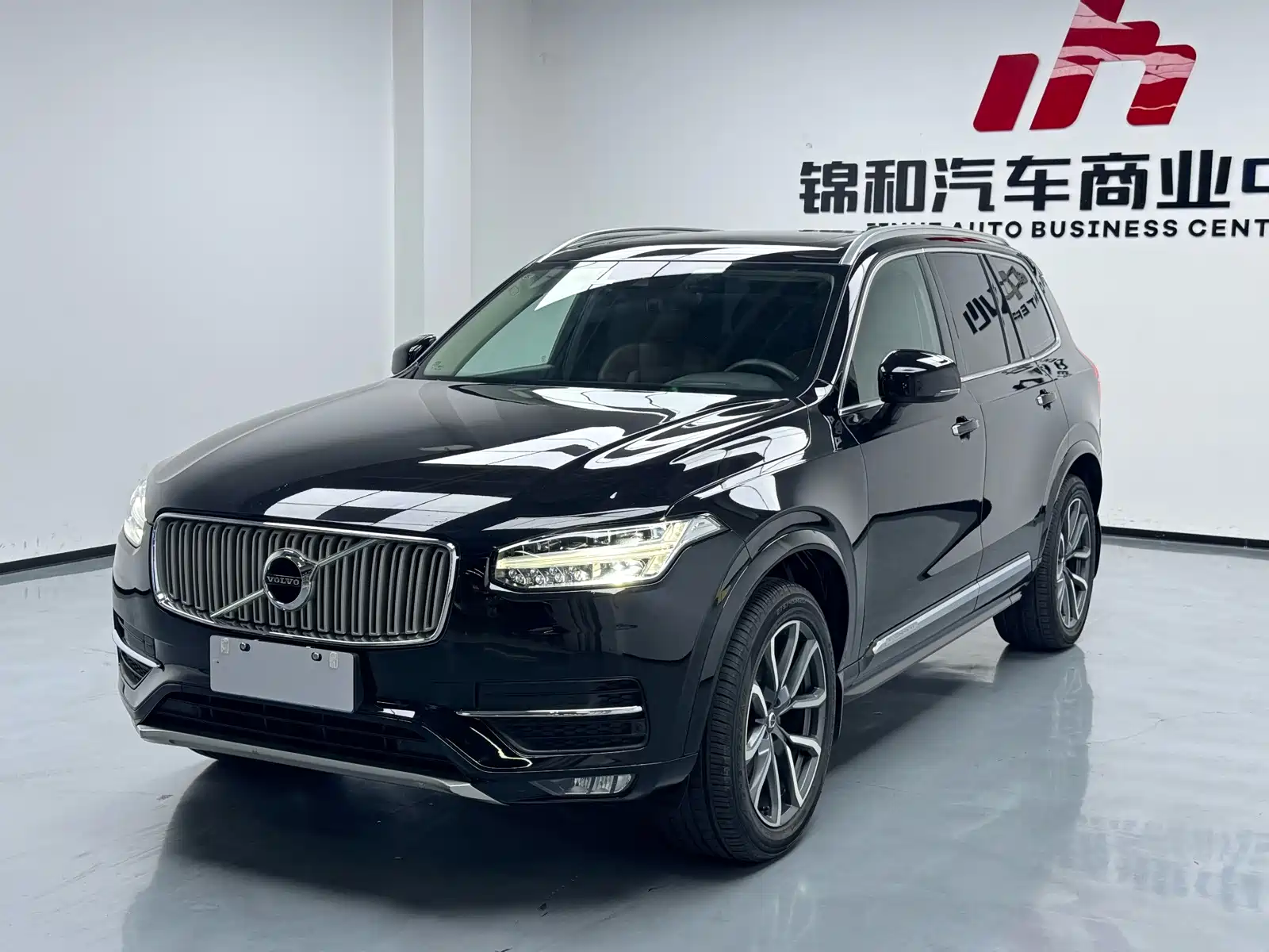 Фото 1 - Volvo XC90