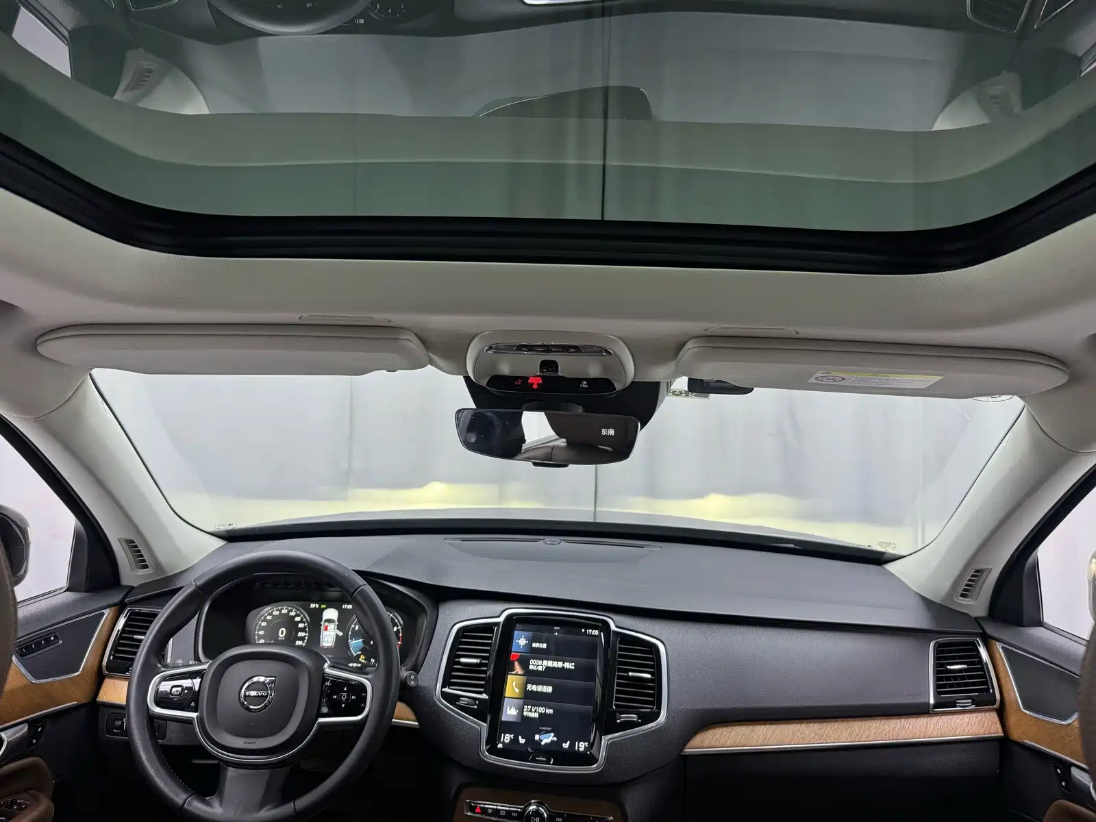 Фото 10 - Volvo XC90