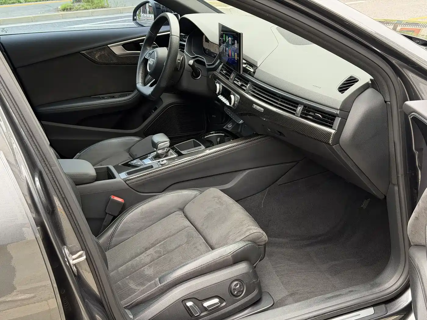 Фото 8 - Audi A4L