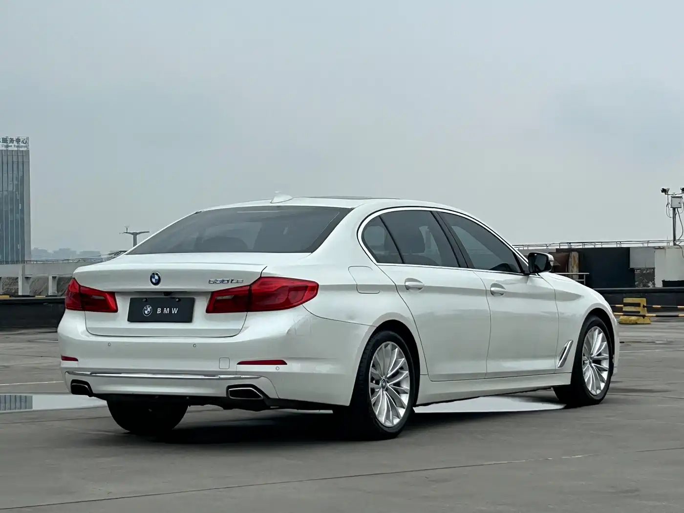 BMW 5 Series New Energy 2019 Facelift 530Le Pioneer Edition фото 5