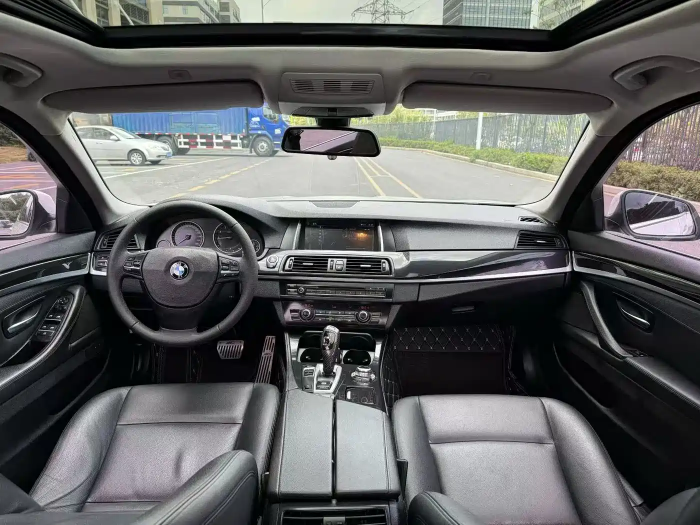 BMW 5 Series 2014 520Li Elegance фото 5