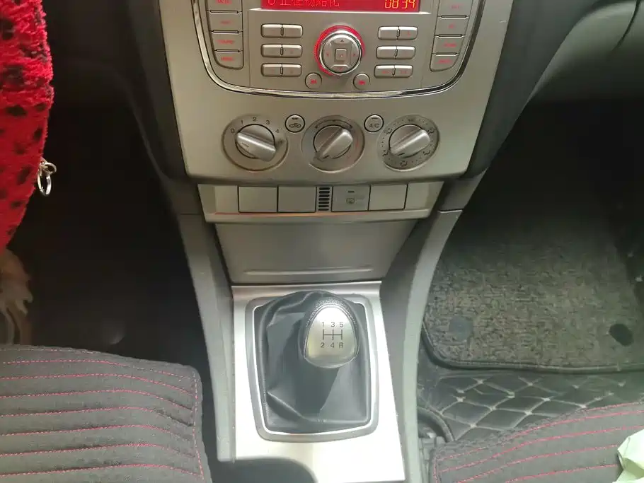 Фото 16 - Ford Focus