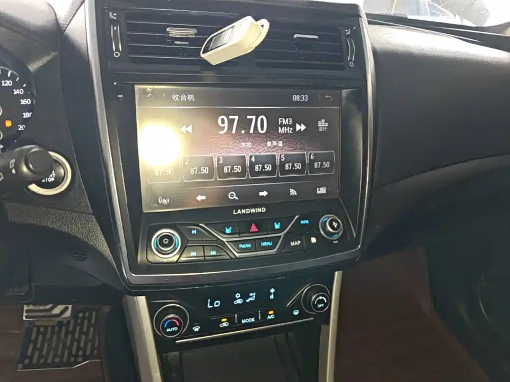 Landwind X5 2016 2016 Plus 2.0T Automatic Leadership Edition