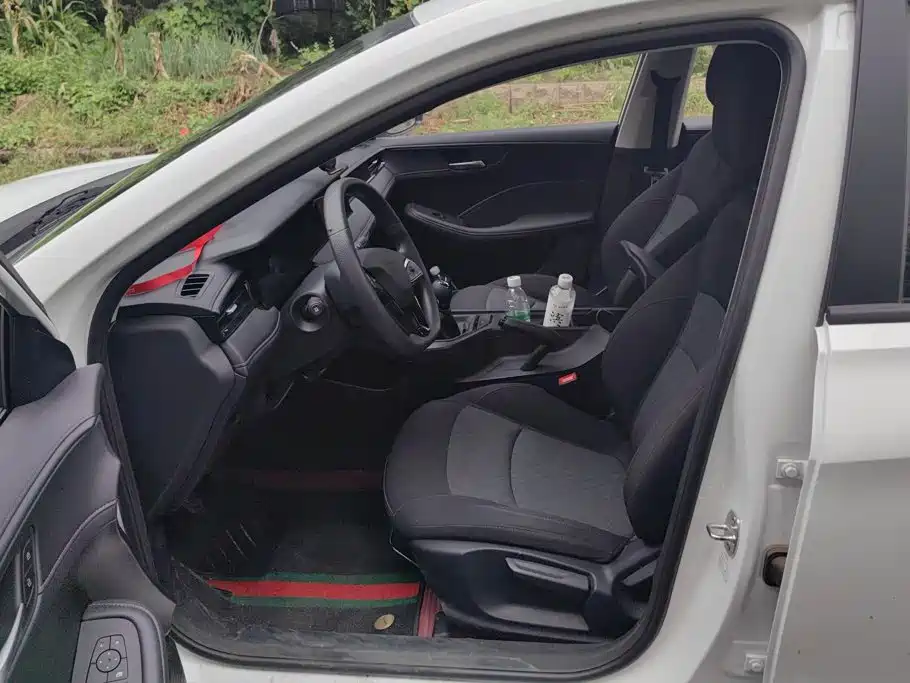 Roewe i5 2026 2026 1.5L Manual STD