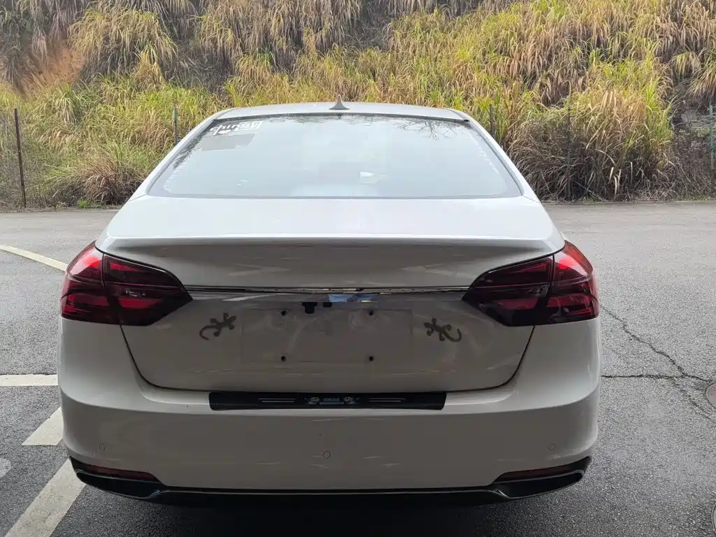 Фото 4 - Geely Emgrand