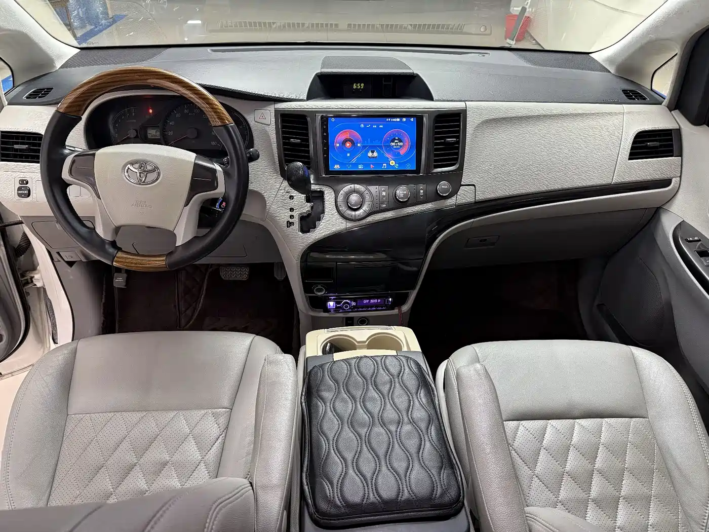 Toyota Sienna 2015 2015 3.5L 2WD LE