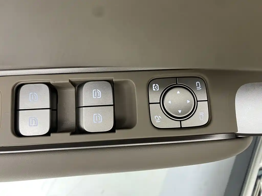 Li Auto L8 2026