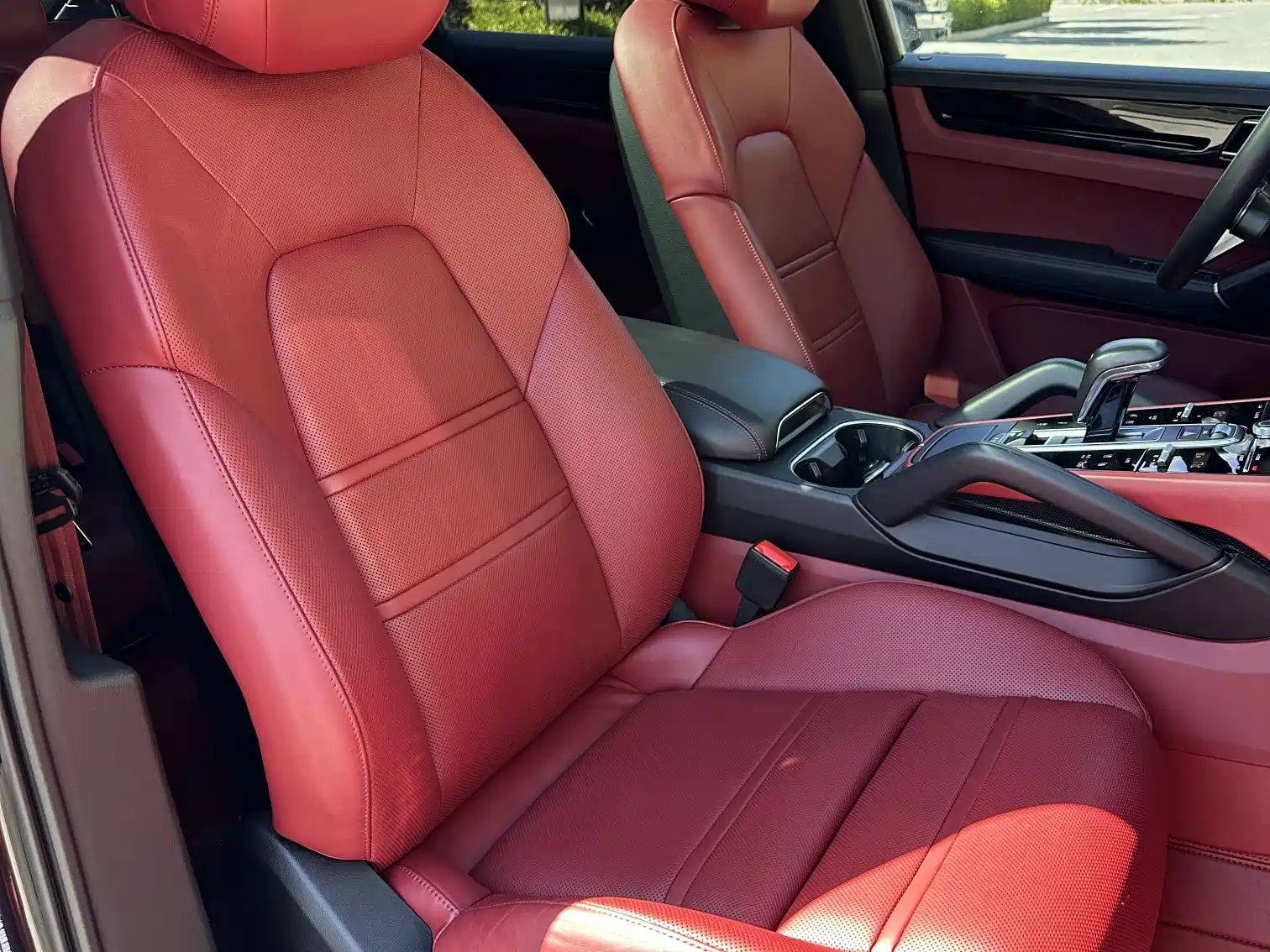 Photo 9 - Porsche Cayenne