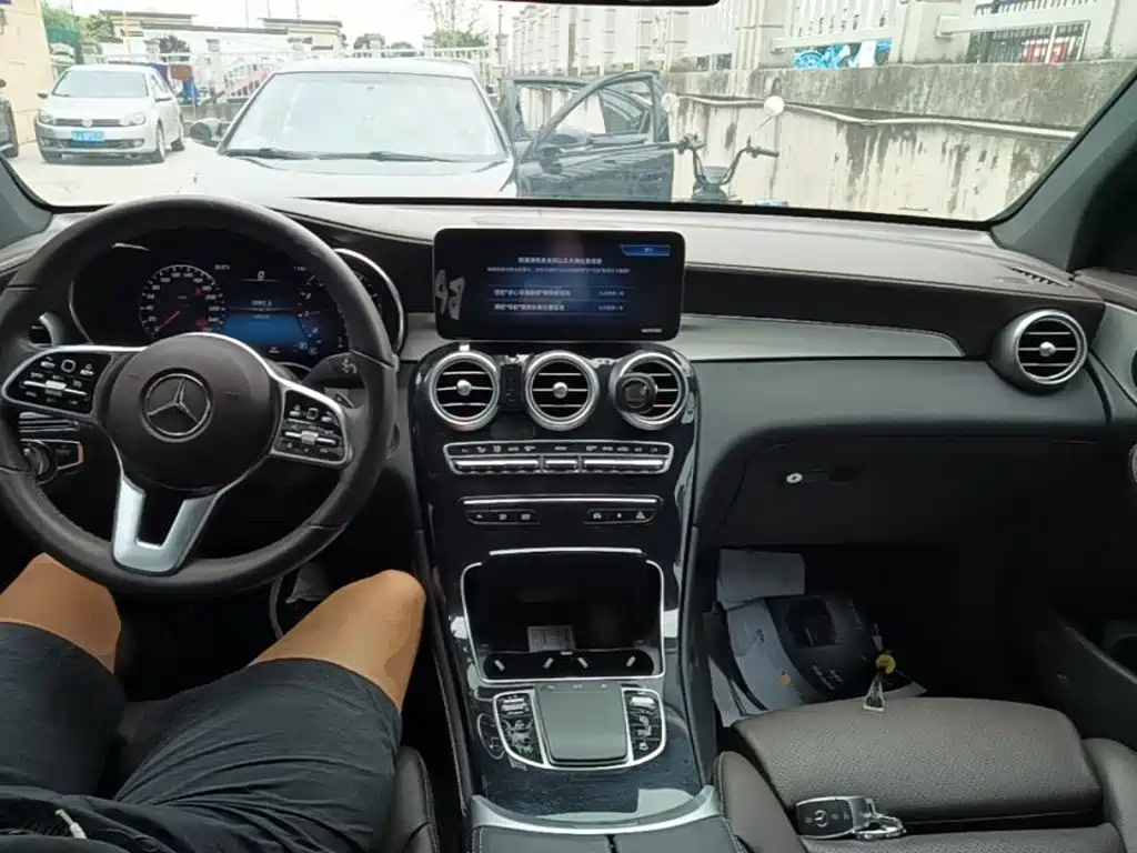 MERCEDES-BENZ GLC