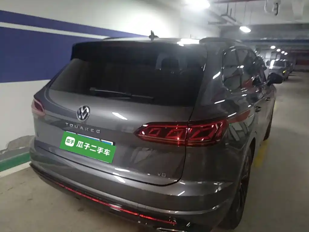 Volkswagen Touareg 2023 2023 3.0TSI R-Line Black Sports Package