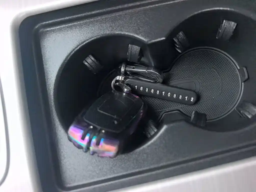Фото 9 - Geely Atlas