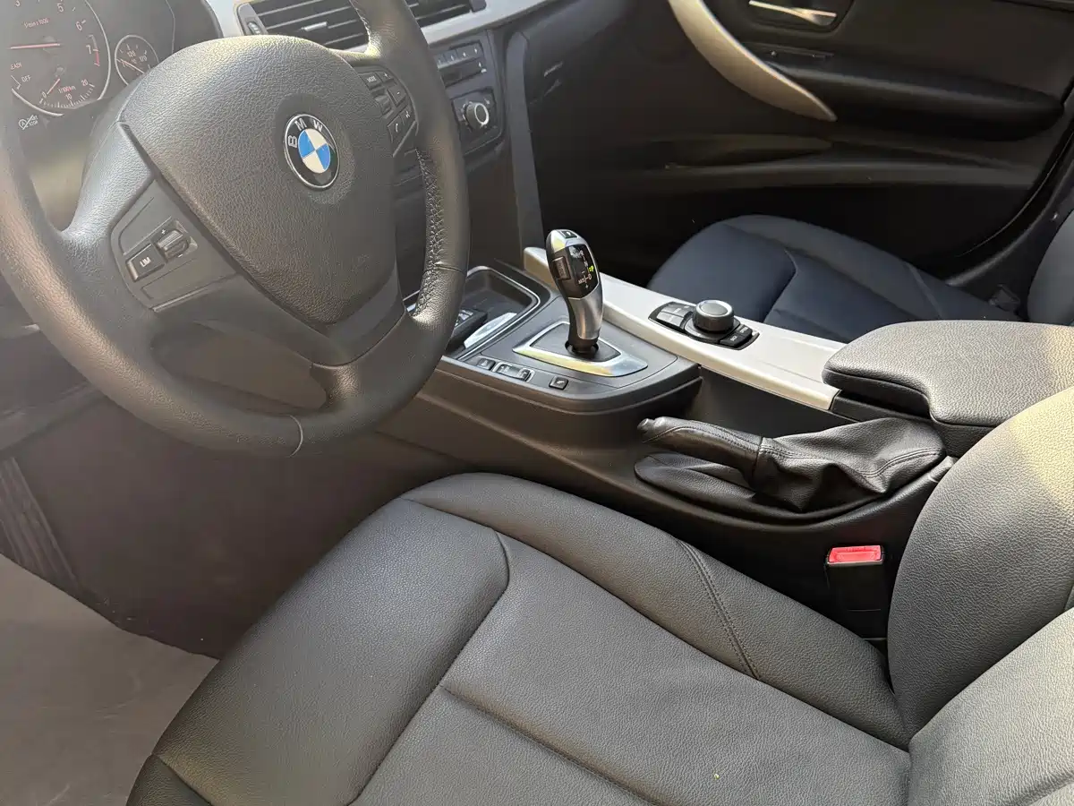 Photo 5 - BMW 3 Series