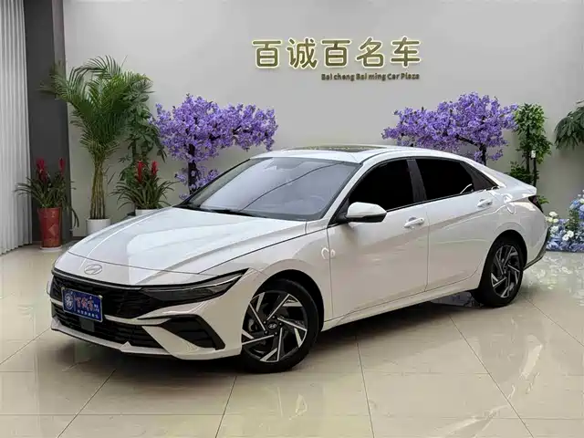 HYUNDAI ELANTRA