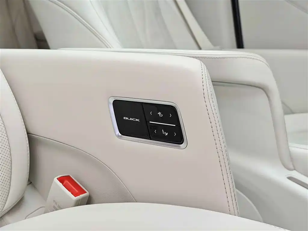 BUICK GL8 NEW ENERGY