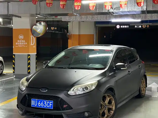  Ford Focus 2012 Hatchback 2.0L Manual Luxury Sport