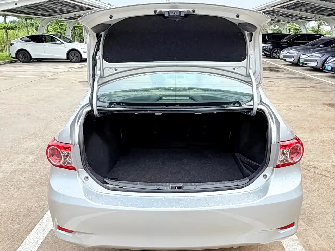 Toyota Corolla 2011 Model 1.6L Automatic GL Sunroof фото 20