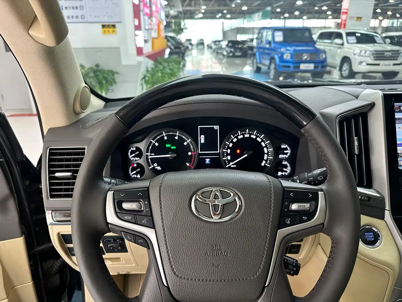 Toyota Land Cruiser 2016 4.6L Automatic VX-R фото 11