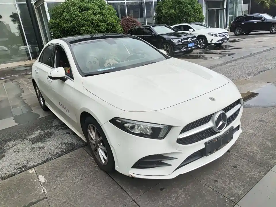 Mercedes-Benz A-Class 2021 A 200 L Sport Sedan Fashion Edition фото 4
