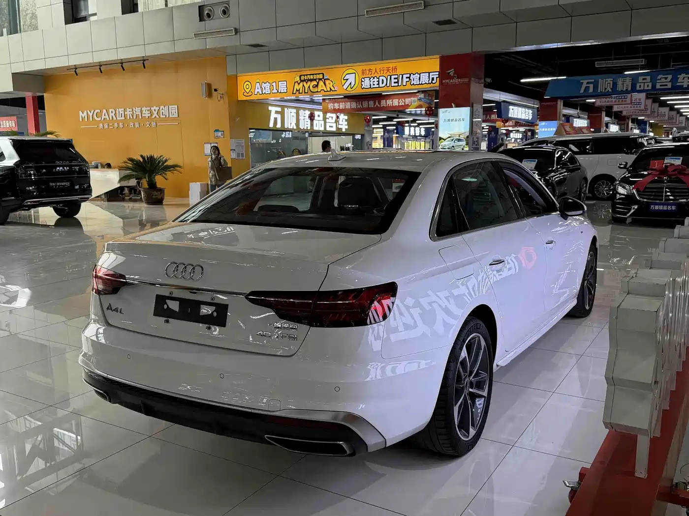 Audi A4L 2023 40 TFSI Fashion Dynamic фото 15