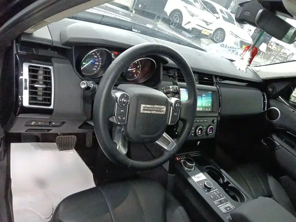 Land Rover Discovery 2018 3.0 SC V6 SE фото 10