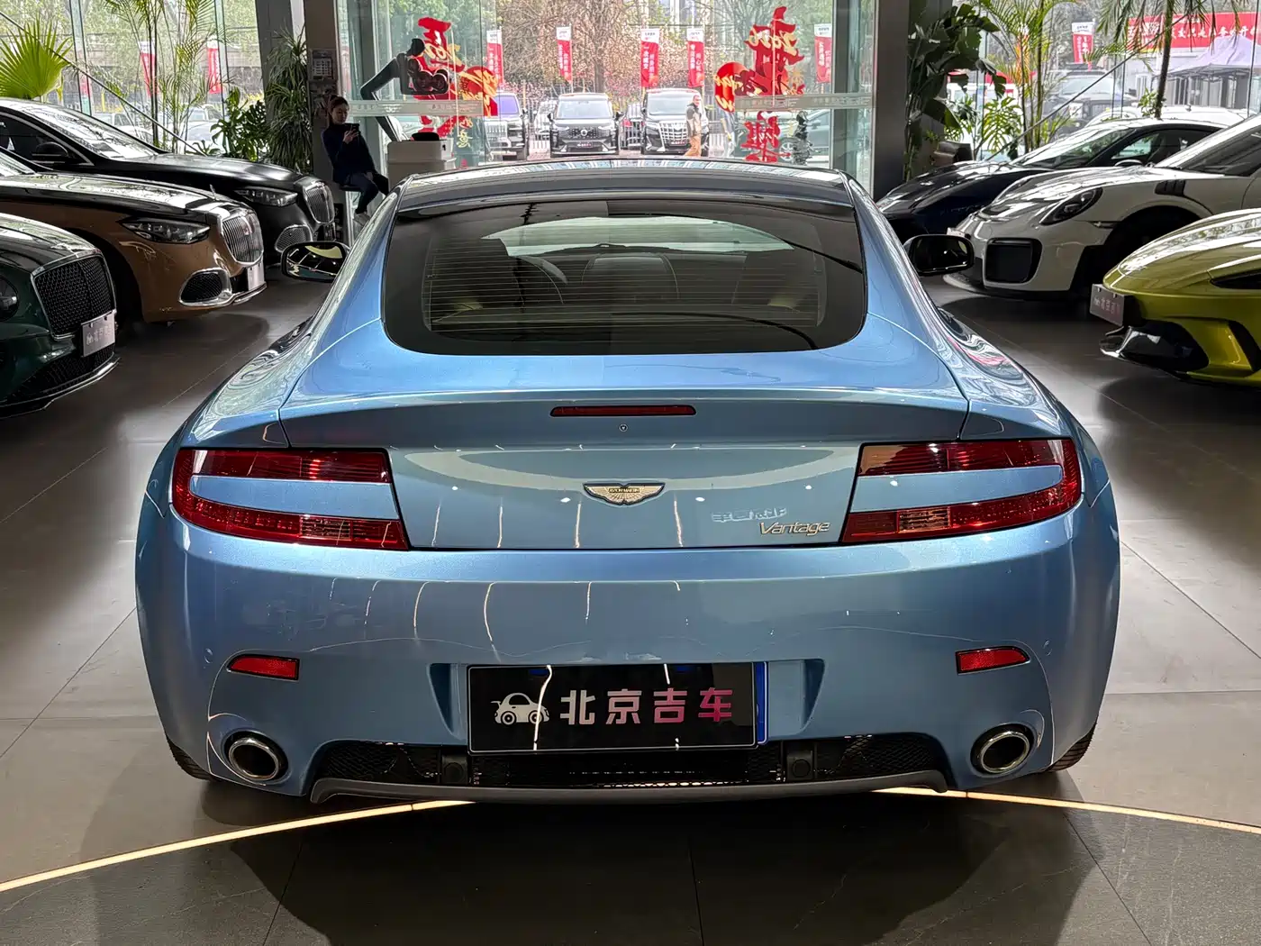 Aston Martin V8 Vantage 2010 2011 4.7L Sportshift Coupe