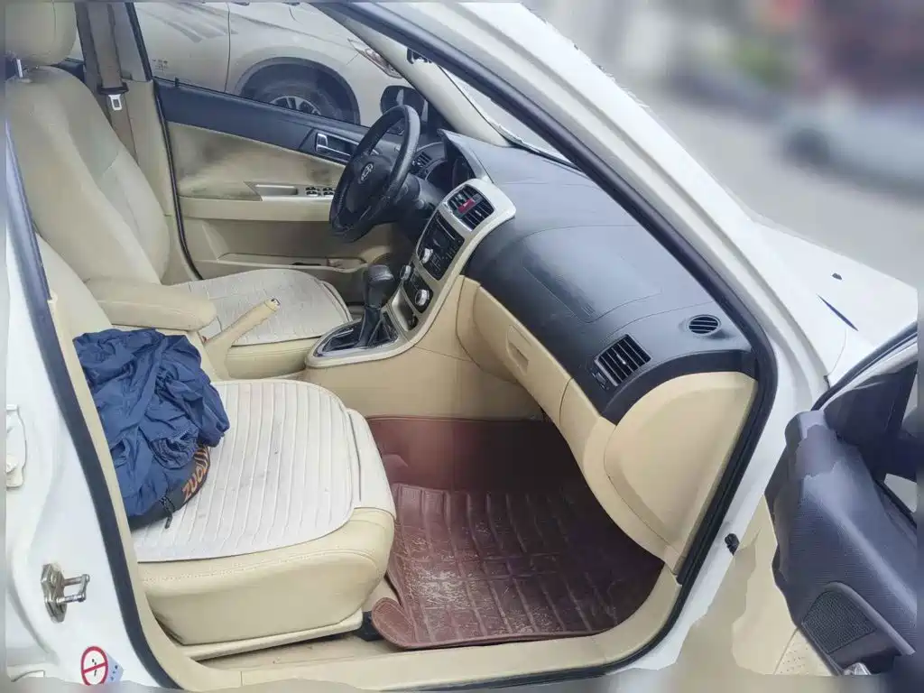 Zhonghua H330 2013 2013 1.5L Automatic Luxury