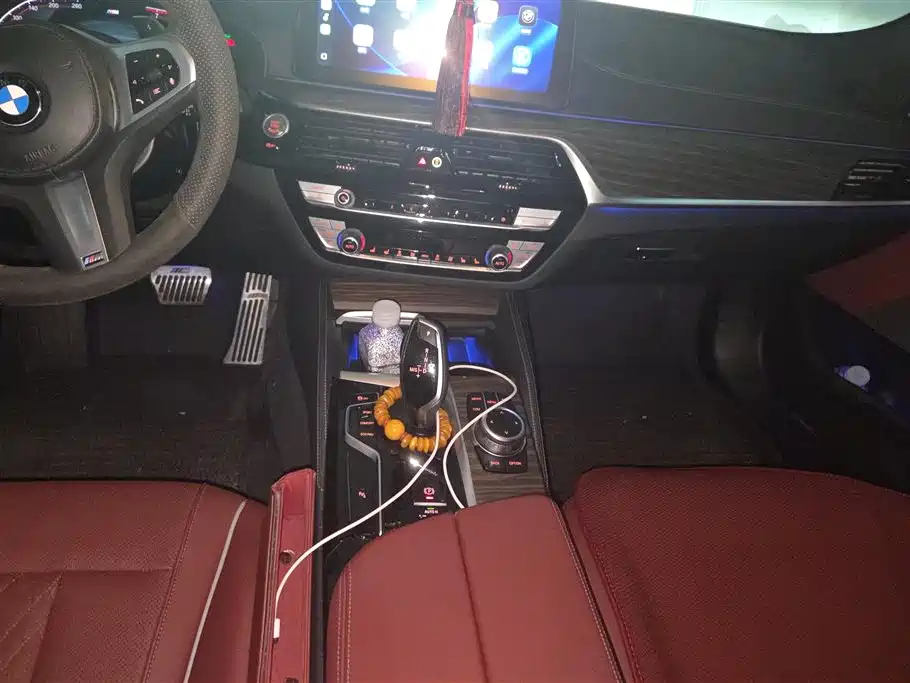 BMW 5 Series 2022 530Li Leading M Sport Package фото 16