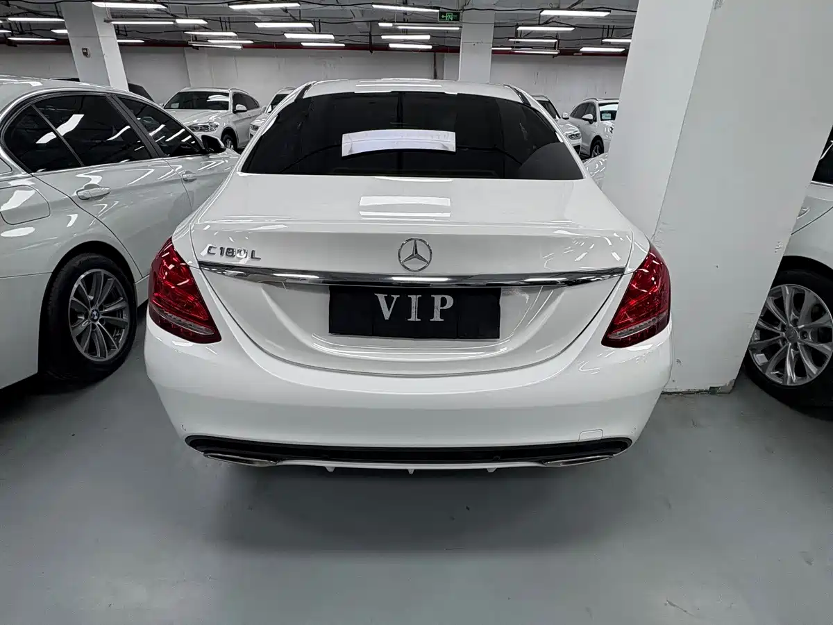 Photo 16 - Mercedes-Benz C-Class