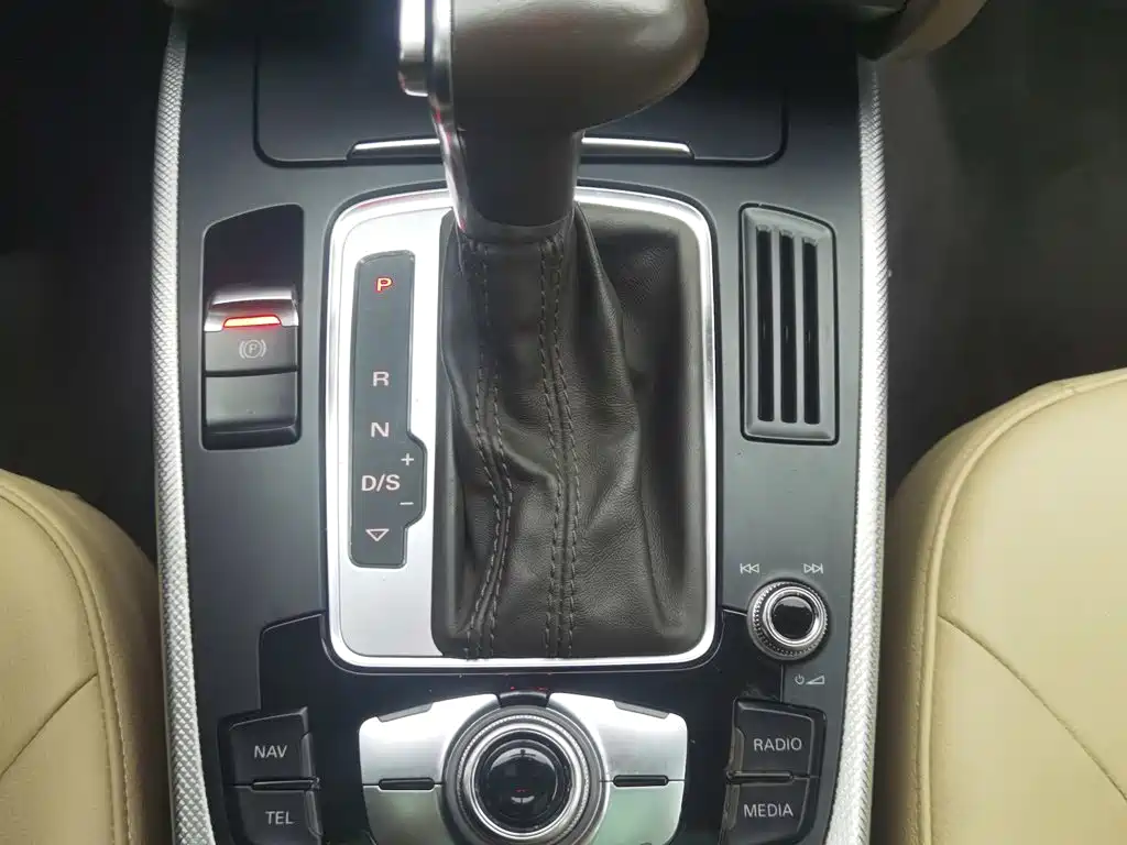 Audi A4 (Import) 2015 2014 40 TFSI allroad quattro plus