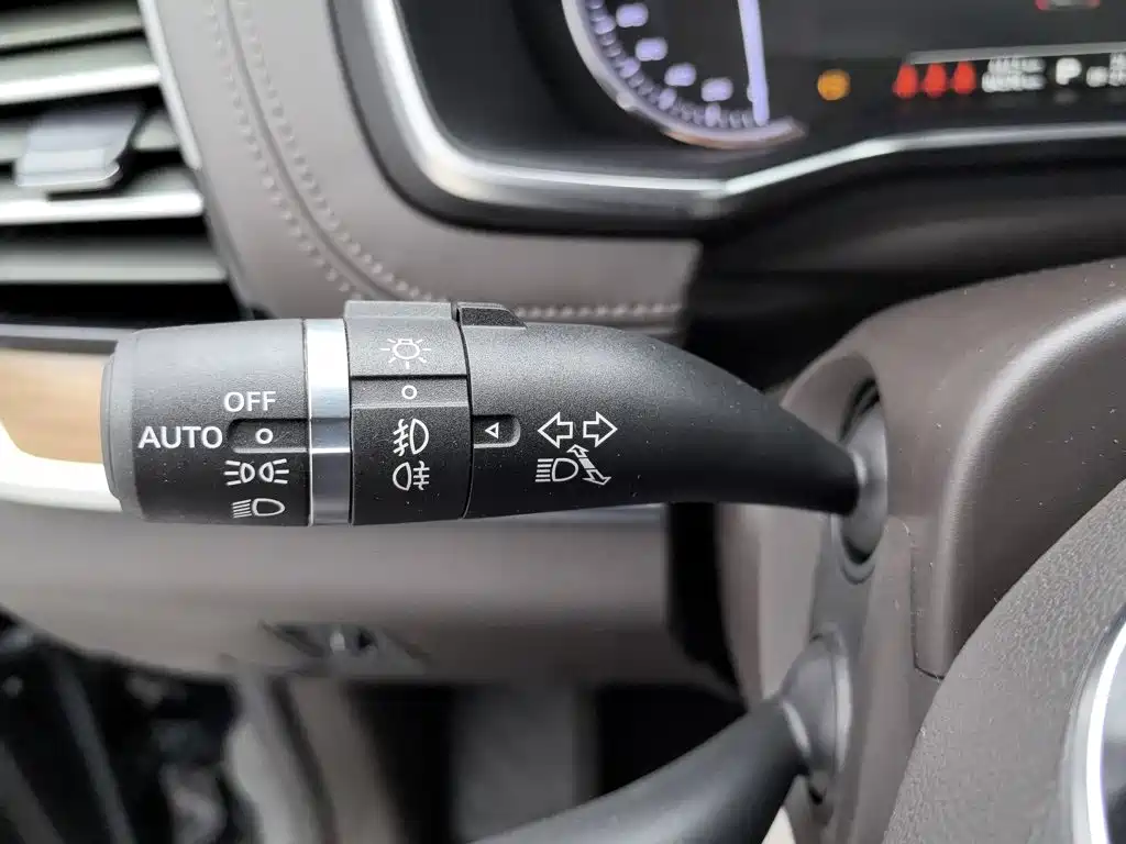 Фото 21 - Roewe RX8